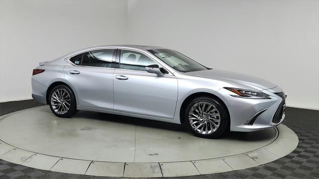 used 2025 Lexus ES 300h car, priced at $49,997