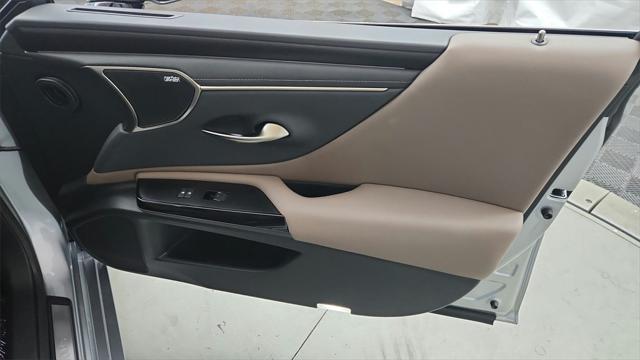 used 2025 Lexus ES 300h car, priced at $49,997