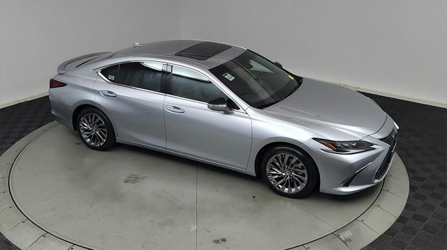 used 2025 Lexus ES 300h car, priced at $49,997