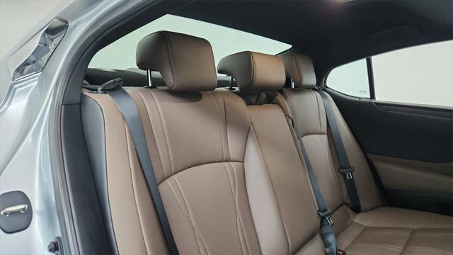 used 2025 Lexus ES 300h car, priced at $49,997