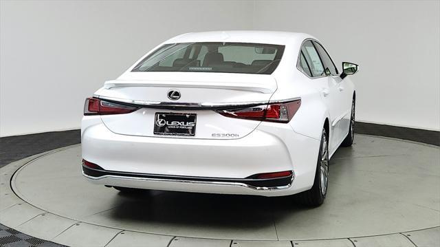 new 2025 Lexus ES 300h car, priced at $57,739