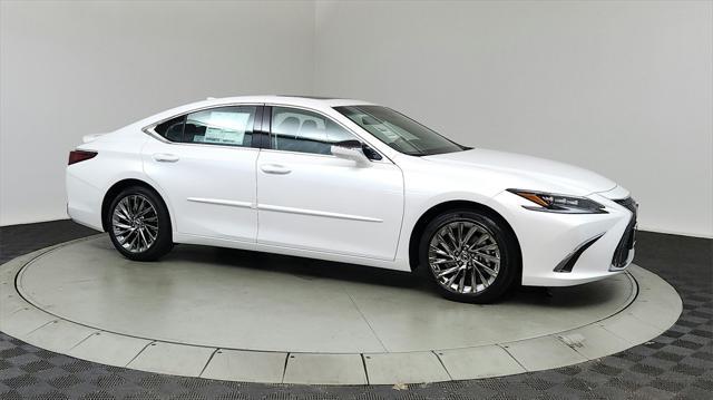 new 2025 Lexus ES 300h car, priced at $57,739