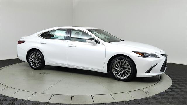 new 2025 Lexus ES 300h car, priced at $56,234