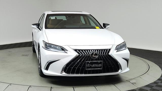 new 2025 Lexus ES 300h car, priced at $56,234