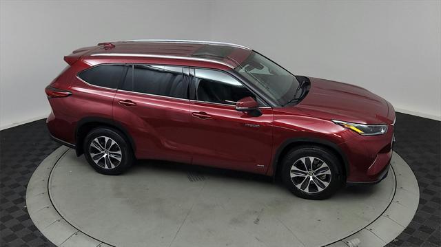 used 2021 Toyota Highlander Hybrid car, priced at $39,200