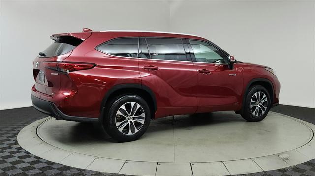 used 2021 Toyota Highlander Hybrid car, priced at $39,200