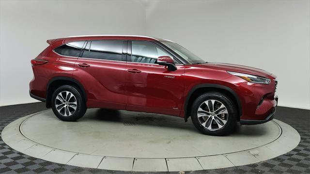 used 2021 Toyota Highlander Hybrid car, priced at $39,200