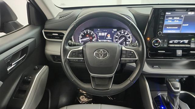 used 2022 Toyota Highlander car, priced at $37,300