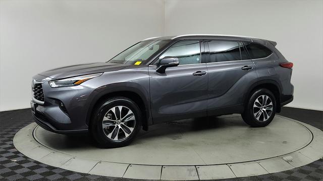 used 2022 Toyota Highlander car, priced at $37,300