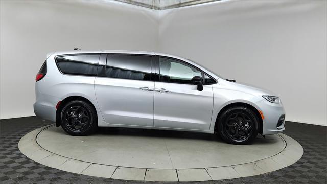 used 2023 Chrysler Pacifica Hybrid car, priced at $42,960