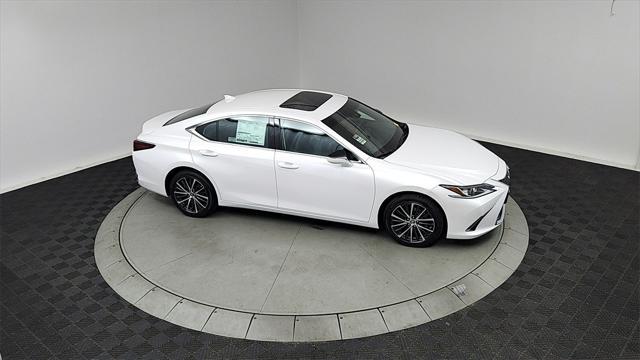 new 2024 Lexus ES 250 car, priced at $49,320