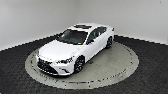 new 2024 Lexus ES 250 car, priced at $49,320