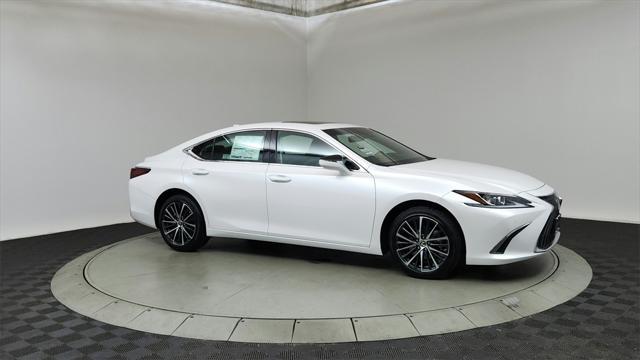 new 2024 Lexus ES 250 car, priced at $49,320