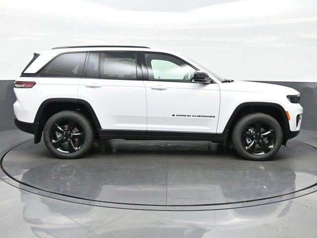 new 2025 Jeep Grand Cherokee car, priced at $49,200