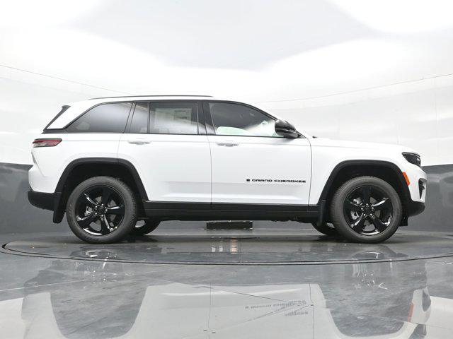 new 2025 Jeep Grand Cherokee car, priced at $40,189