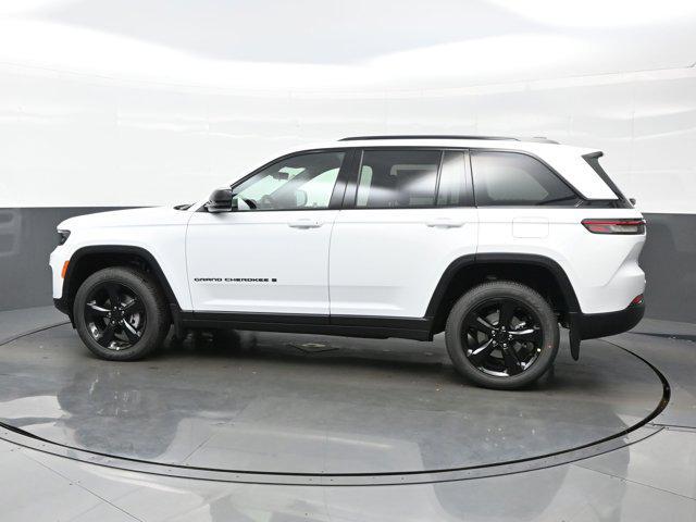 new 2025 Jeep Grand Cherokee car, priced at $40,189
