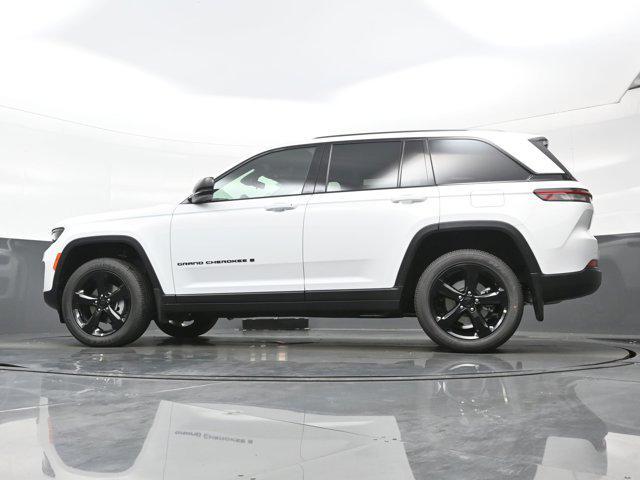 new 2025 Jeep Grand Cherokee car, priced at $40,189