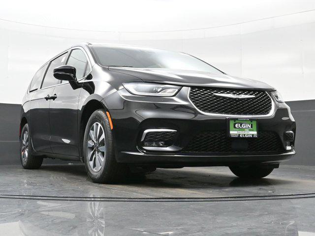 new 2025 Chrysler Pacifica Hybrid car, priced at $46,965