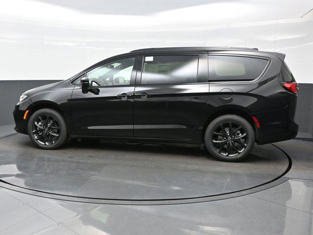 new 2025 Chrysler Pacifica car, priced at $53,892