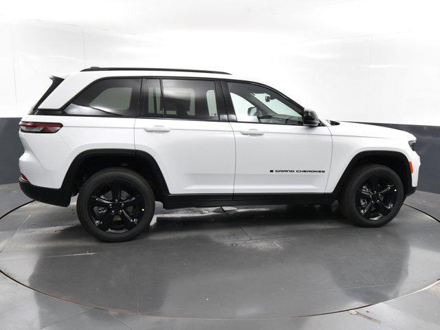 new 2024 Jeep Grand Cherokee car, priced at $39,712