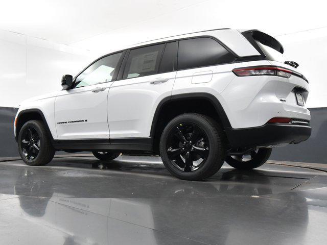 new 2024 Jeep Grand Cherokee car, priced at $39,712