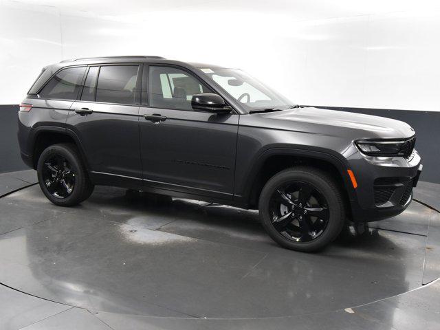 new 2024 Jeep Grand Cherokee car, priced at $39,352