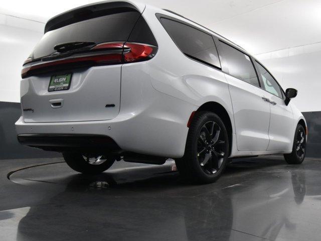 new 2024 Chrysler Pacifica car, priced at $46,768