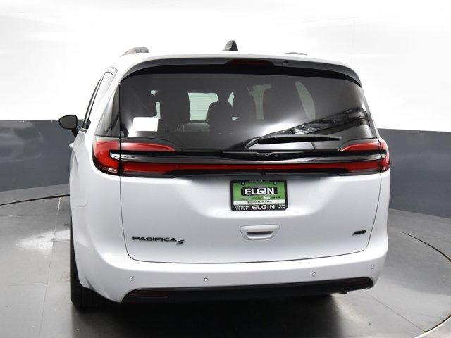 new 2024 Chrysler Pacifica car, priced at $46,768