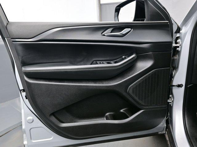 used 2024 Jeep Grand Cherokee car, priced at $36,890