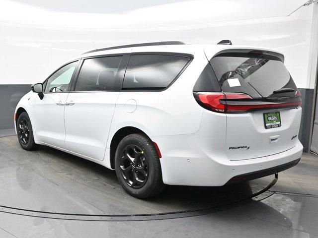 new 2025 Chrysler Pacifica Hybrid car, priced at $50,166