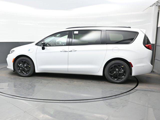 new 2025 Chrysler Pacifica Hybrid car, priced at $50,166