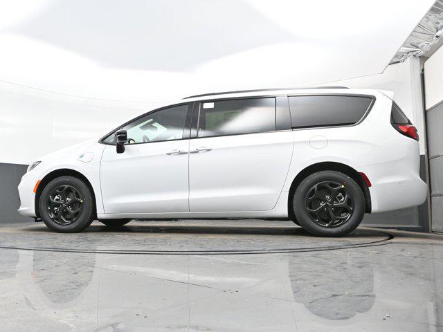 new 2025 Chrysler Pacifica Hybrid car, priced at $50,166