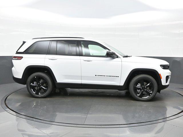 new 2025 Jeep Grand Cherokee car, priced at $35,681