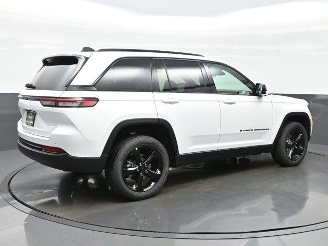new 2025 Jeep Grand Cherokee car, priced at $40,211
