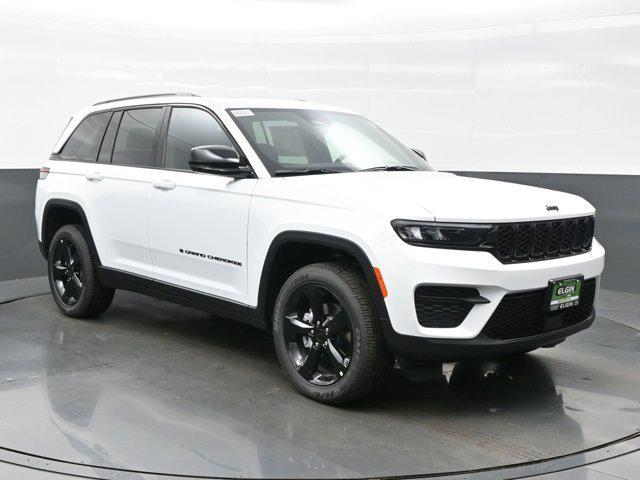 new 2025 Jeep Grand Cherokee car, priced at $40,211