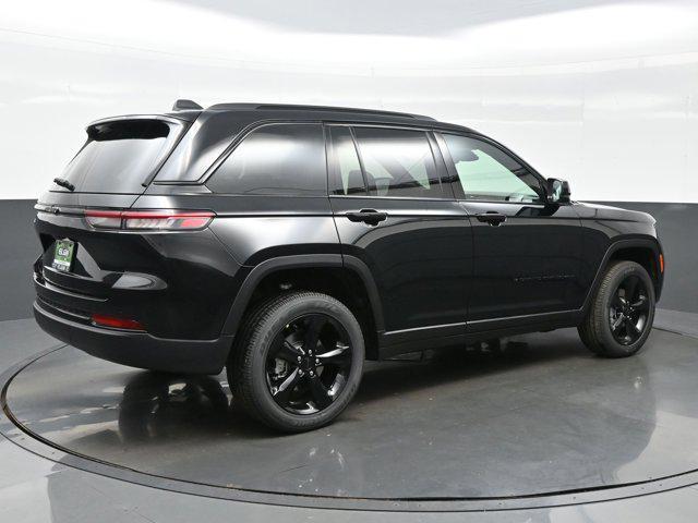 new 2025 Jeep Grand Cherokee car, priced at $40,747