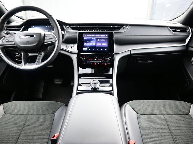 new 2025 Jeep Grand Cherokee car, priced at $40,747