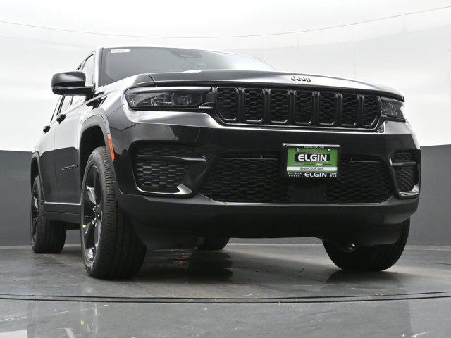 new 2025 Jeep Grand Cherokee car, priced at $40,747