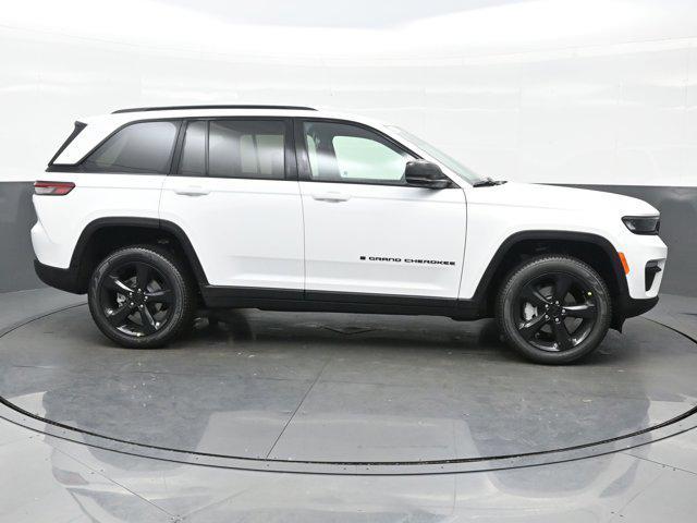 new 2025 Jeep Grand Cherokee car, priced at $42,268