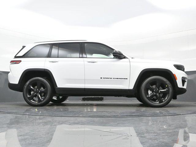 new 2025 Jeep Grand Cherokee car, priced at $42,268