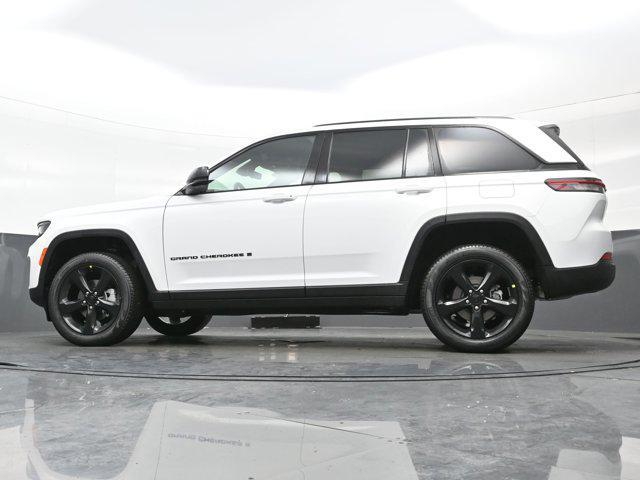 new 2025 Jeep Grand Cherokee car, priced at $42,268