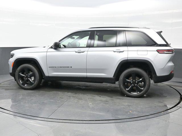 new 2025 Jeep Grand Cherokee car, priced at $42,004