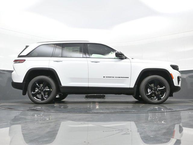 new 2025 Jeep Grand Cherokee car, priced at $39,189