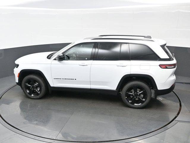 new 2025 Jeep Grand Cherokee car, priced at $39,189