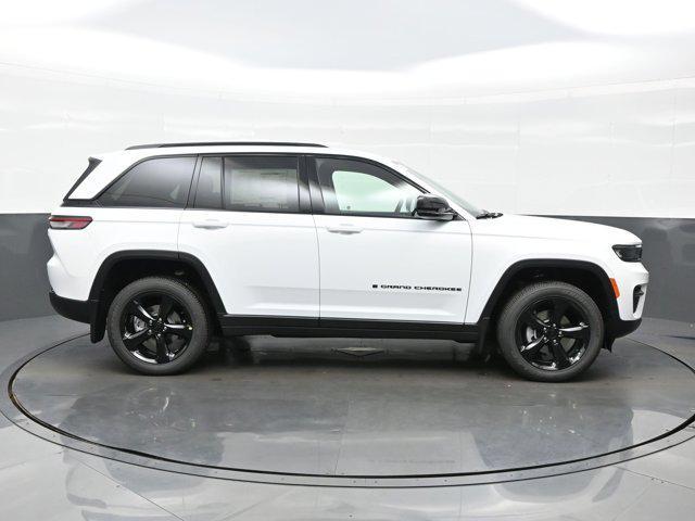 new 2025 Jeep Grand Cherokee car, priced at $39,189
