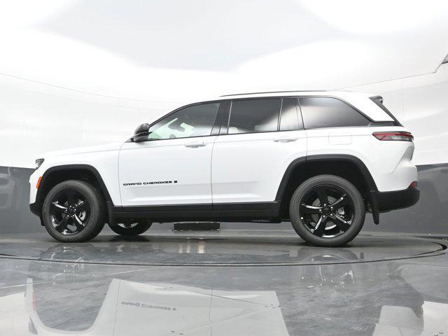 new 2025 Jeep Grand Cherokee car, priced at $39,189