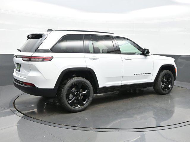 new 2025 Jeep Grand Cherokee car, priced at $37,681