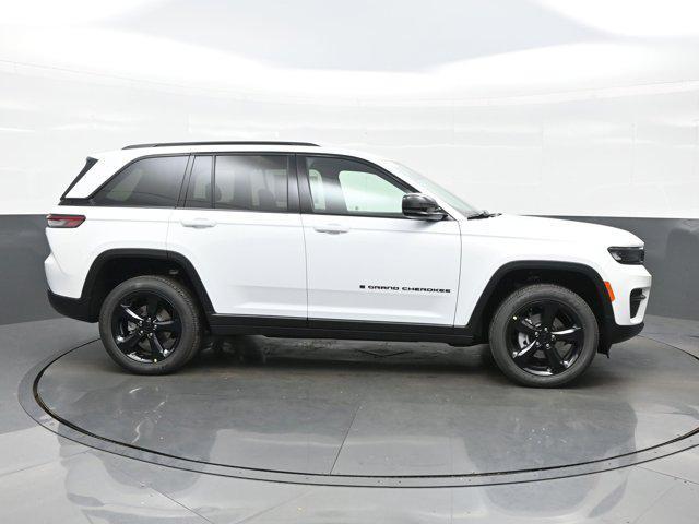 new 2025 Jeep Grand Cherokee car, priced at $37,681