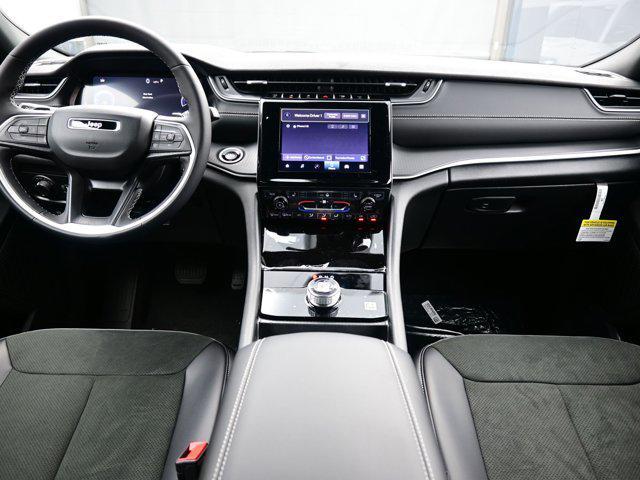 new 2025 Jeep Grand Cherokee car, priced at $37,681