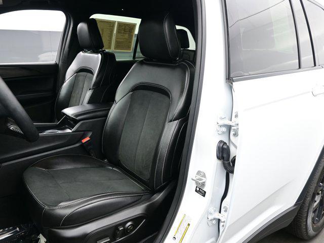 used 2024 Jeep Grand Cherokee car, priced at $32,490